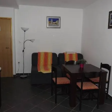 Апартаменты Holidays 3 *